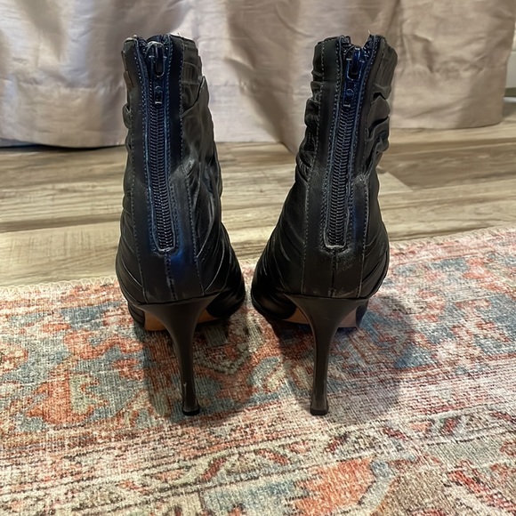 Manolo Blahnik Black Bootie’s Size 37 (7) - Picture 4 of 7